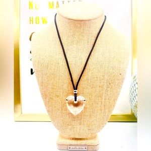 Absolutely Beautiful Swarovski Crystal heart pendant necklace!